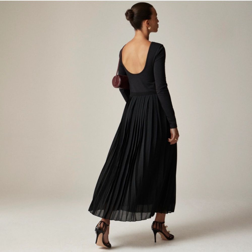 Black Long-Sleeve Pleated Maxi Dress